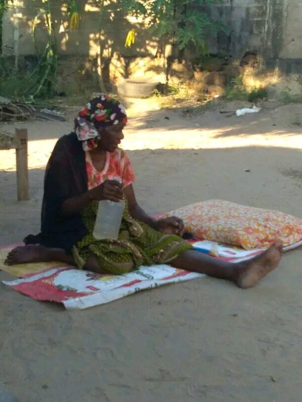 É minha mãe, que também vulnerável em tudo.