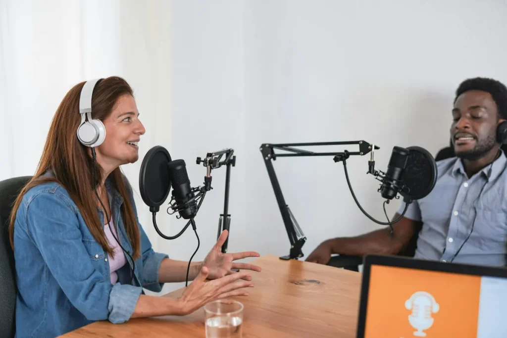 Escolha do Tema Perfeito para Seu Podcast: Dicas e Exemplos Práticos