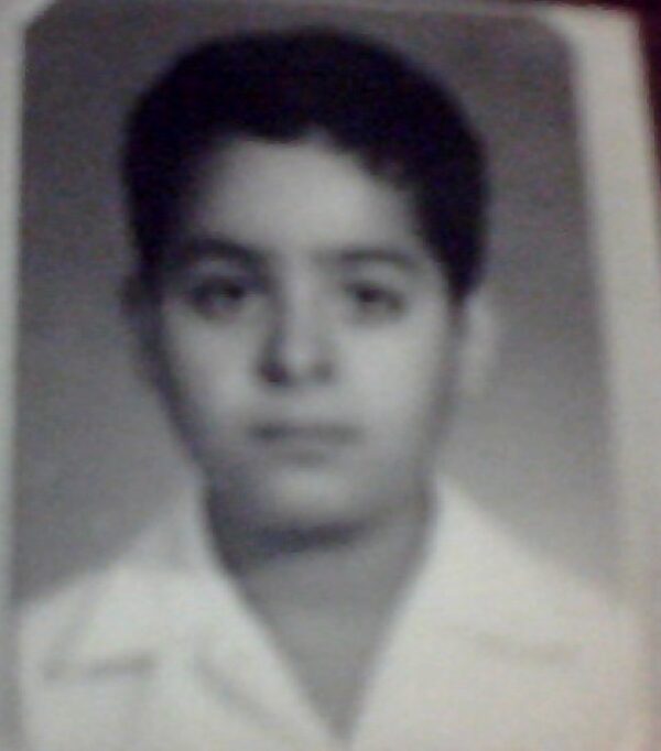 Preciso de um celular e um par de sapatos 44 para procurar emprego